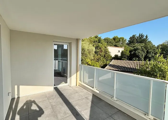 Apartment T3 Neuf & Lumineux Parking Gratuit Nimes